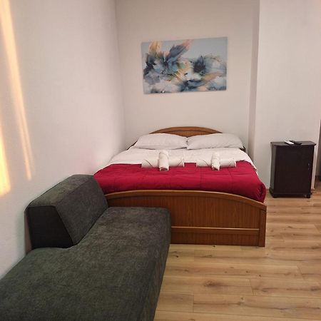 Albania Apartment Comfort Near Tirana City Center מראה חיצוני תמונה