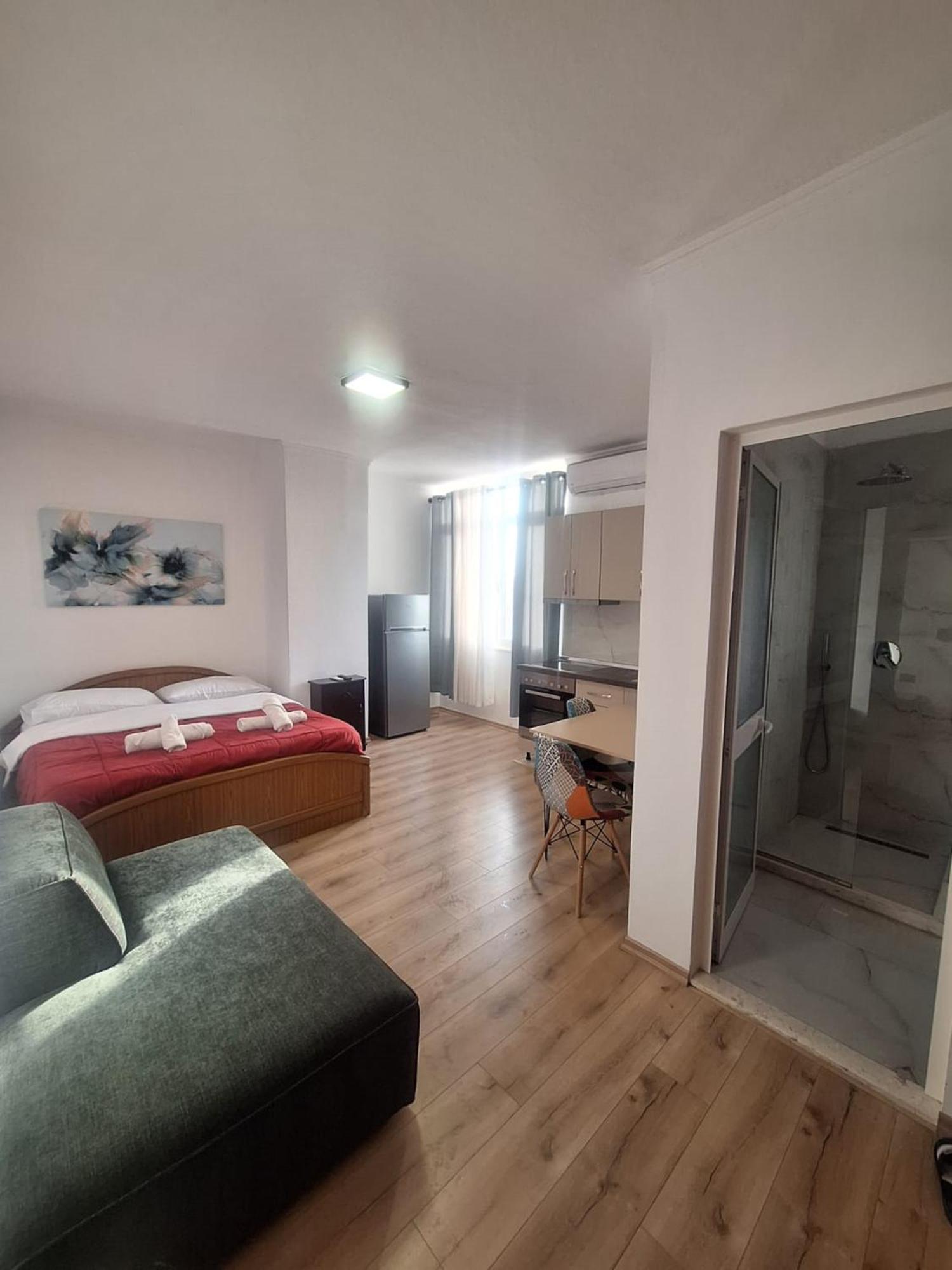 Albania Apartment Comfort Near Tirana City Center מראה חיצוני תמונה